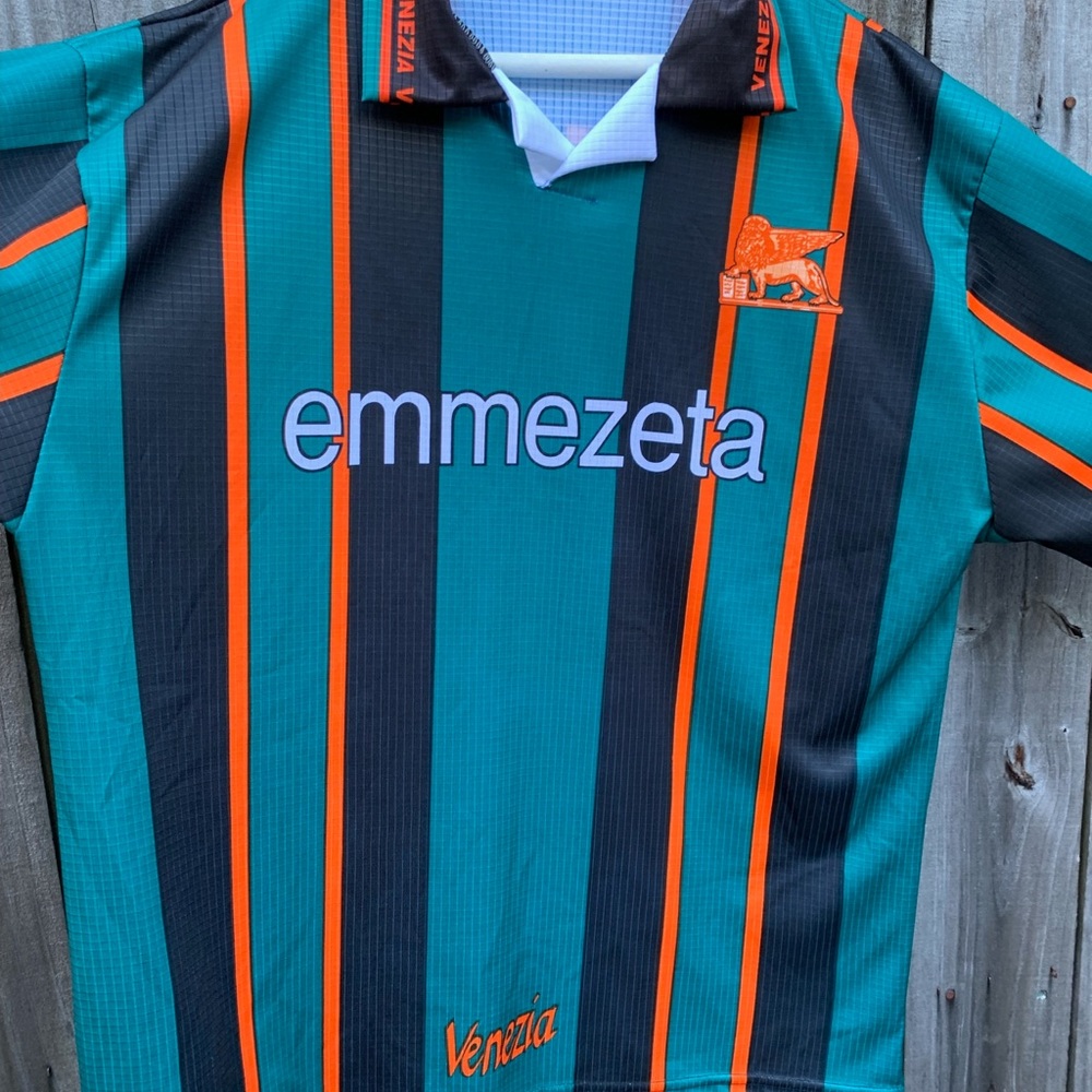 MEN’S VENEZIA F.C. SOCCER JERSEY.